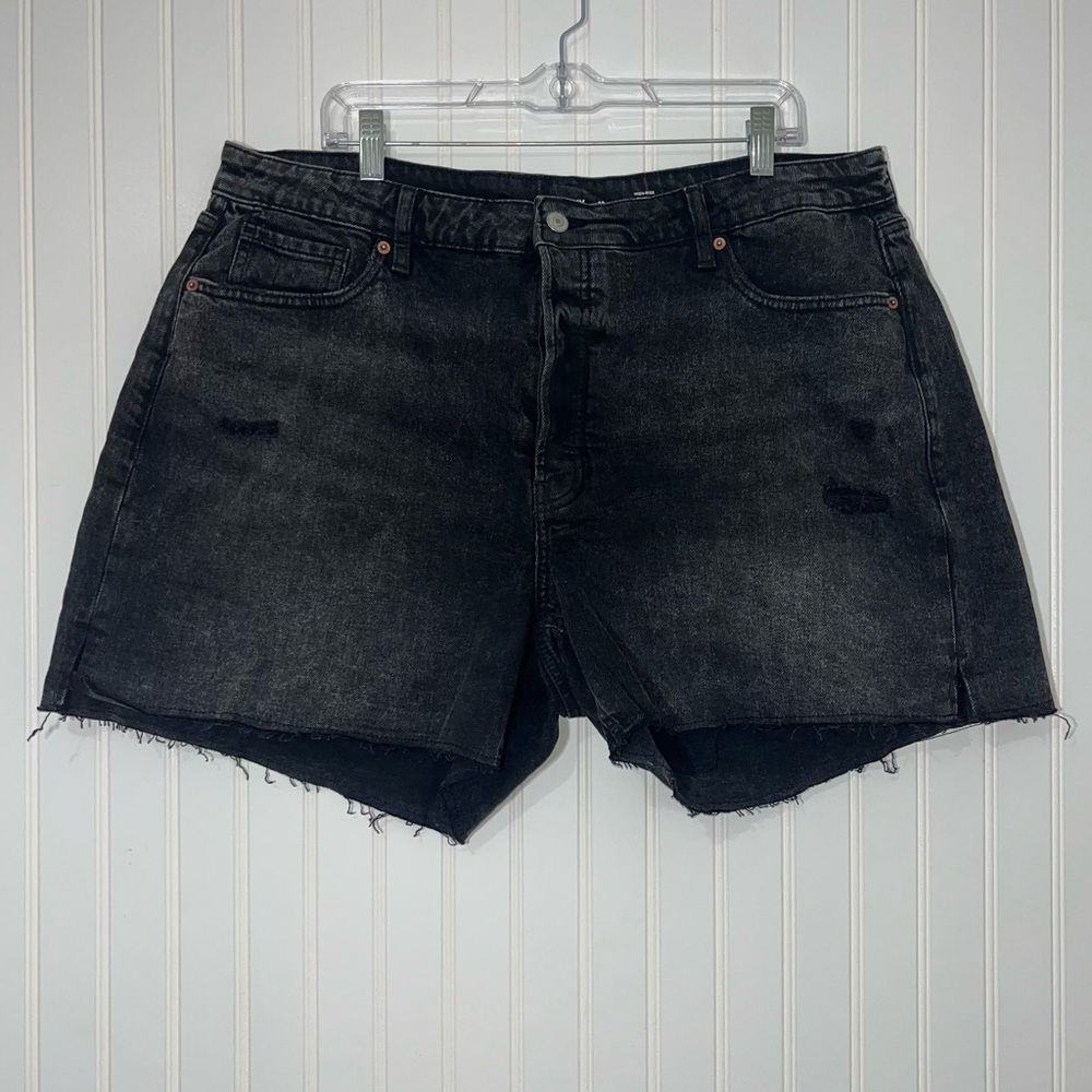 Old Navy size 18 O.G. Straight curvy high rise charcoal grey shorts